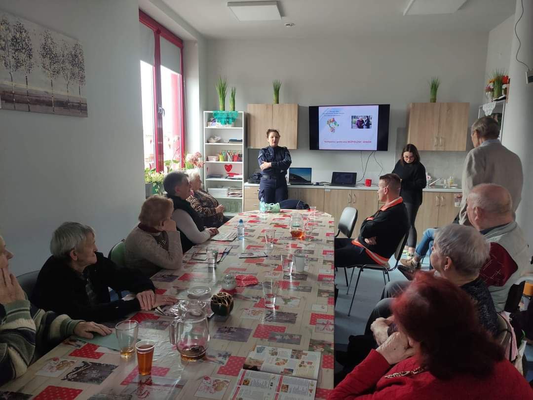 Spotkanie Z Seniorami W Dziennym Domu Opieki Medycznej W Ciechanowie