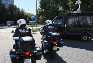 Dwa policyjne motocykle