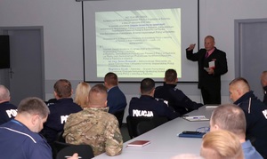 PRAWA CZŁOWIEKA W ZARZĄDZANIU POLICJĄ