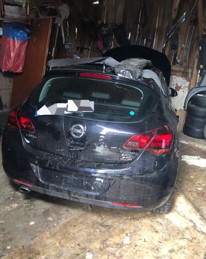 Auto zabezpieczone przez policjantów