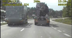 Zignorował obowiązujące od 1 lipca przepisy i wyprzedzał ciężarówką inny pojazd ciężarowy na drodze ekspresowej