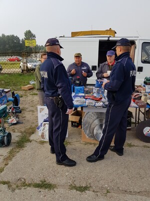 Dzielnicowi rozdawali ulotki prewencyjne