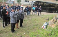 Policjanci odsłonili tablicę pamiątkową na cmentarzu w Lubomlu