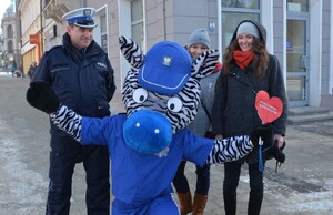 Policjanci promowali bezpieczeństwo na drogach