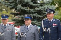 Komendant Wojewódzki Policji mł. insp. Zbigniew Mikołajczyk w towarzystwie zastępców: podinsp. Sebastiana Strzeżka i mł. insp. Dariusza Krzesickiego