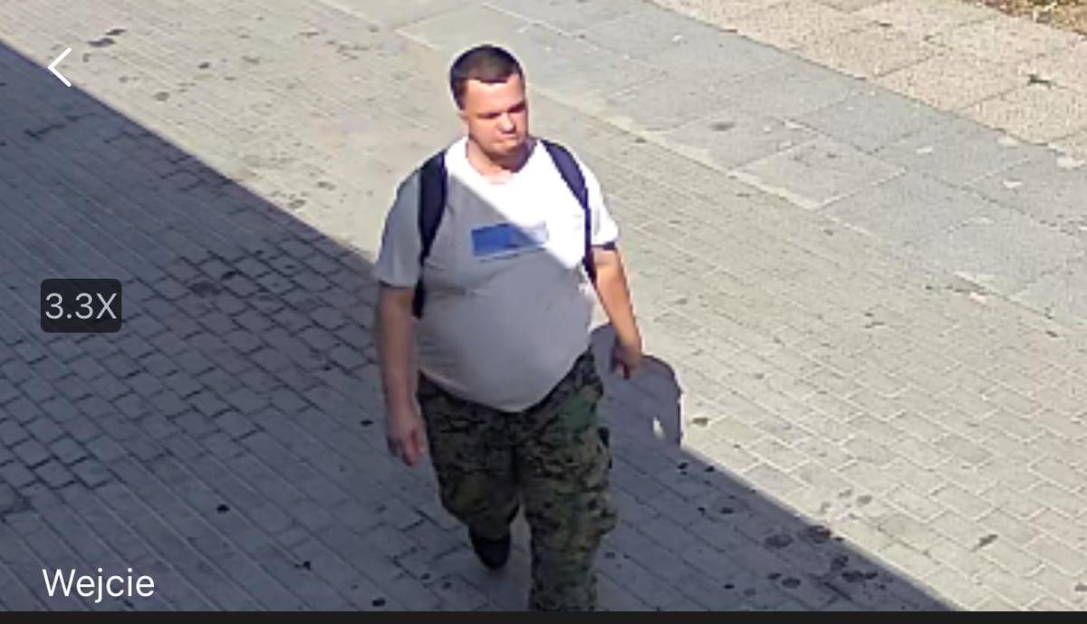 Włamał się do skrzynek w kościele i ukradł ofiarę. Policja poszukuje sprawcy