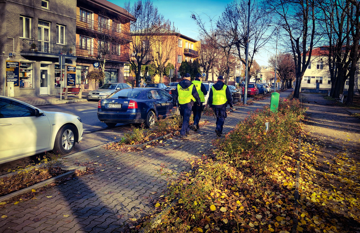Młodzi w granatowych mundurach. Kursanci z Legionowa pełnią służbę w Płońsku