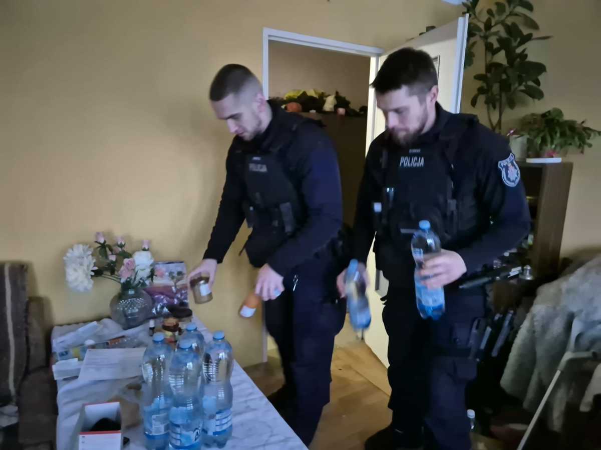Nie była sama – policjanci pomogli seniorce z Radomia