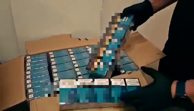 Blisko 200 tys. nielegalnych papierosów i spirytus bez akcyzy - dwóch mężczyzn zatrzymanych