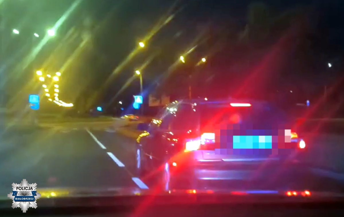 Uciekał przed Policją przez dwa powiaty. Po 50‑kilometrowym pościgu 24‑letni kierowca Volvo został zatrzymany