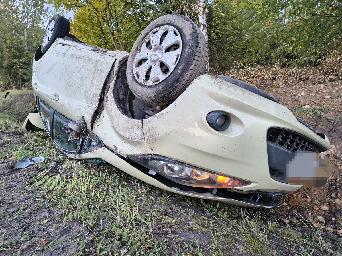 Dachowanie w Smogorzowie; policjant po służbie zatrzymał kierowcę