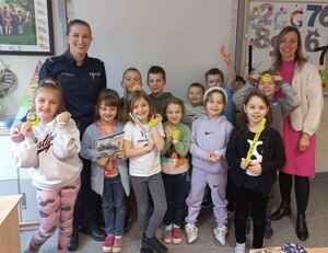 spotkanie policjantki z uczniami