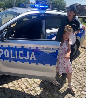 spotkanie policjantki z dziećmi