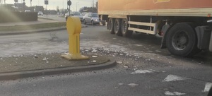 leżący lód na drodze