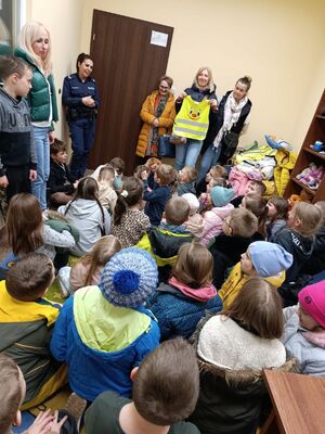 spotkanie policjantki z uczniami
