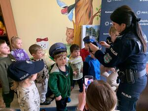 spotkanie policjantów z dziećmi