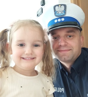 Policjanci z Ostrołęki uczą bezpieczeństwa najmłodszych