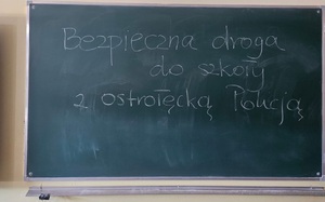 Policjanci z Ostrołęki dbają o bezpieczeństwo uczniów w ramach działań "BEZPIECZNA DROGA DO SZKOŁY’’