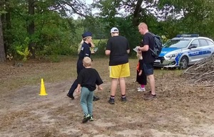 Ostrołęccy policjanci uczyli bezpieczeństwa podczas pikników rodzinnych-kontynuacja działań „Bezpieczna droga do szkoły”