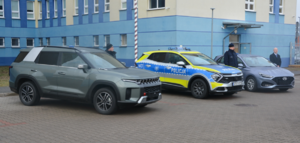 Przekazanie nowych radiowozów dla ostrołęckich policjantów