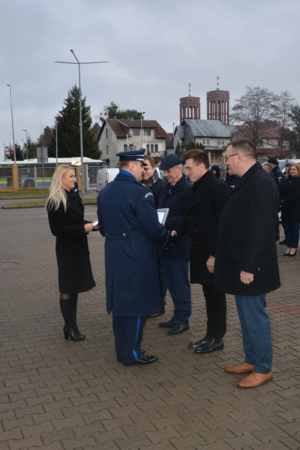 Przekazanie nowych radiowozów dla ostrołęckich policjantów