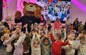 Ostrołęccy policjanci włączyli się do akcji "Misie z miłością"