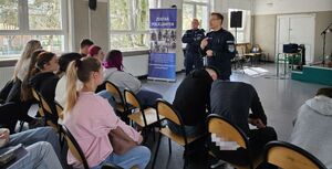 spotkanie policjantów z uczniami