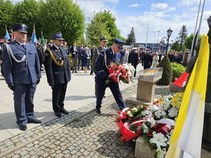 Policjanci z Ostrołęki w hołdzie Konstytucji 3-go Maja