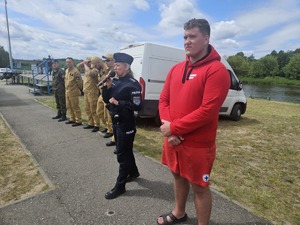 „Bezpieczni nad wodą na Kurpiach” - działania ostrołęckich policjantów na rzecz bezpieczeństwa dzieci