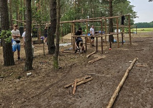 Ostrołęccy policjanci dbają o bezpieczeństwo harcerzy na obozach pod namiotami