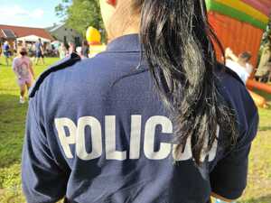 Policjanci na festynach rodzinnych promują Bezpieczne wakacje - akcja „Kręci mnie bezpieczeństwo w lecie”