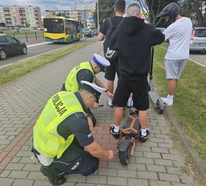 Ostrołęccy policjanci kontrolowali użytkowników hulajnóg i rowerów elektrycznych