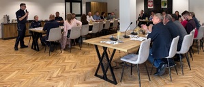 Debata społeczna ostrołęckich policjantów z mieszkańcami gminy Czarnia