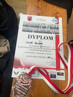 Policjant z Ostrołęki kolejny raz na podium Mistrzostw Służb Mundurowych w Kickboxingu