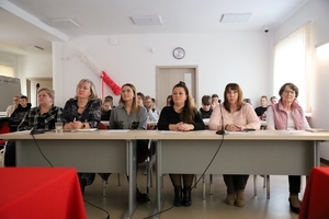 Policjanci z Ostrołęki rozmawiali z mieszkańcami gminy Lelis o bezpieczeństwie w internecie