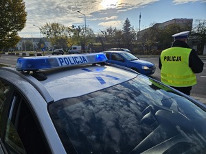 Policjanci z Ostrołęki dbają o bezpieczeństwo podczas Wszystkich Świętych