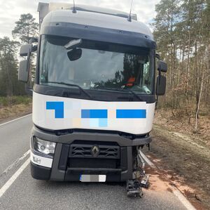 Zdarzenie drogowe w m. Czarnowo - uszkodzony pojazd