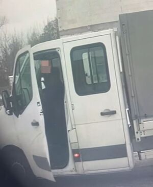 Podczas cofania uszkodził Citroena Jumper i odjechał