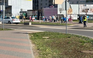 POMAGAMY I CHRONIMY - OSTROŁĘCCY POLICJANCI WSPIERALI ŚWIATOWY DZIEŃ ŚWIADOMOŚCI AUTYZMU