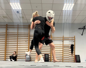Kolejny trening za uczestniczkami kursu „Bądź bezpieczna”