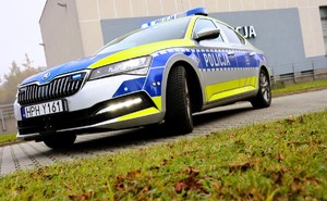 nowy radiowóz drogówki skoda superb