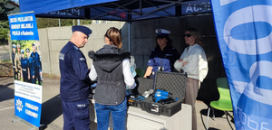 policjanci opowiadający o specyfice pracy w policji