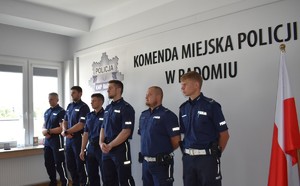 6 policjantów na świetlicy