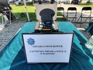 informacja o znakowaniu rowerów na festynie