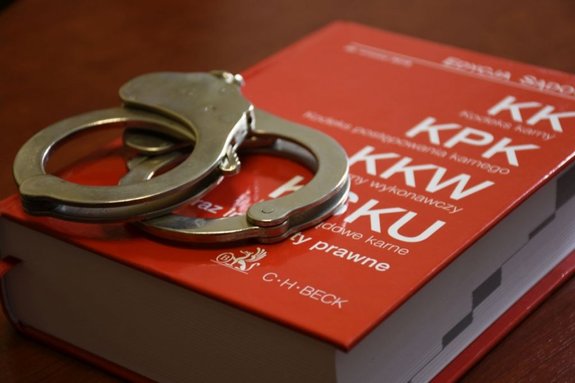 Areszt dla pijanego kierowcy z czterema dożywotnimi zakazami