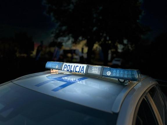 Tragiczny wypadek na drodze wojewódzkiej nr 807 w Piastowie; nie żyje 62-letni kierowca ciężarówki