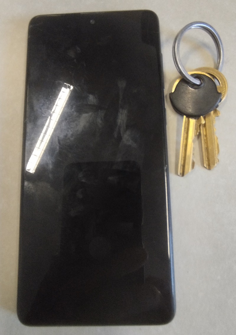 Znaleziono telefon komórkowy z kluczami w Gostyninie