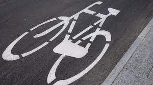 narysowany rower na drodze dla rowerów