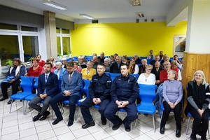 spotkanie dzielnicowych z Gniewoszowa z seniorami