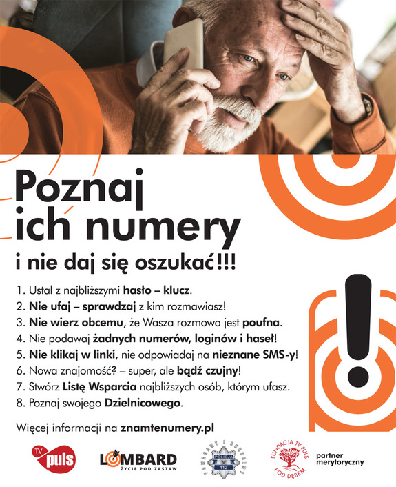 Starszy człowiek trzymający telefon, napis poznaj ich numery